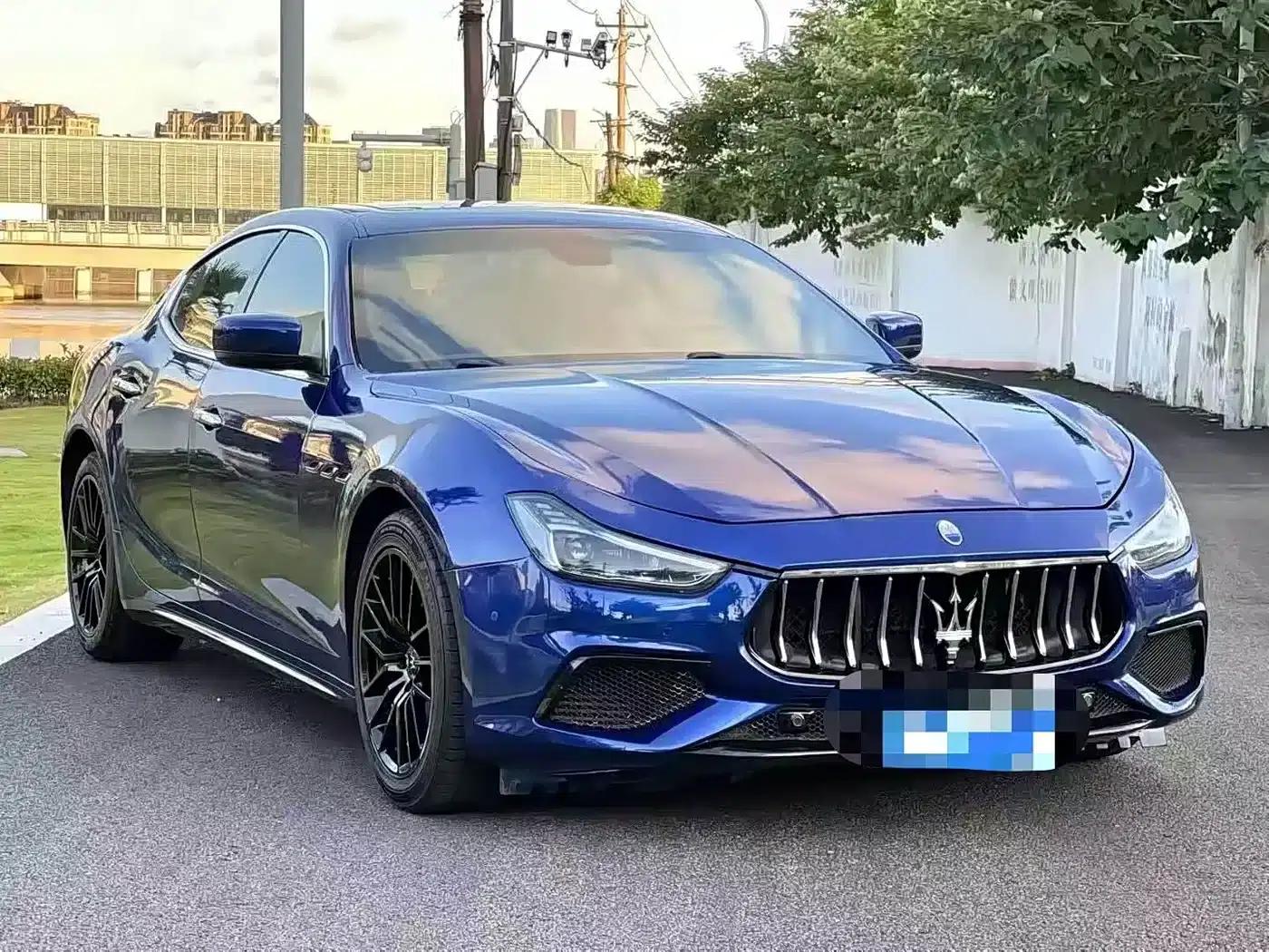 2017 Ghibli 3.0T Standard Edition — миниатюра 12
