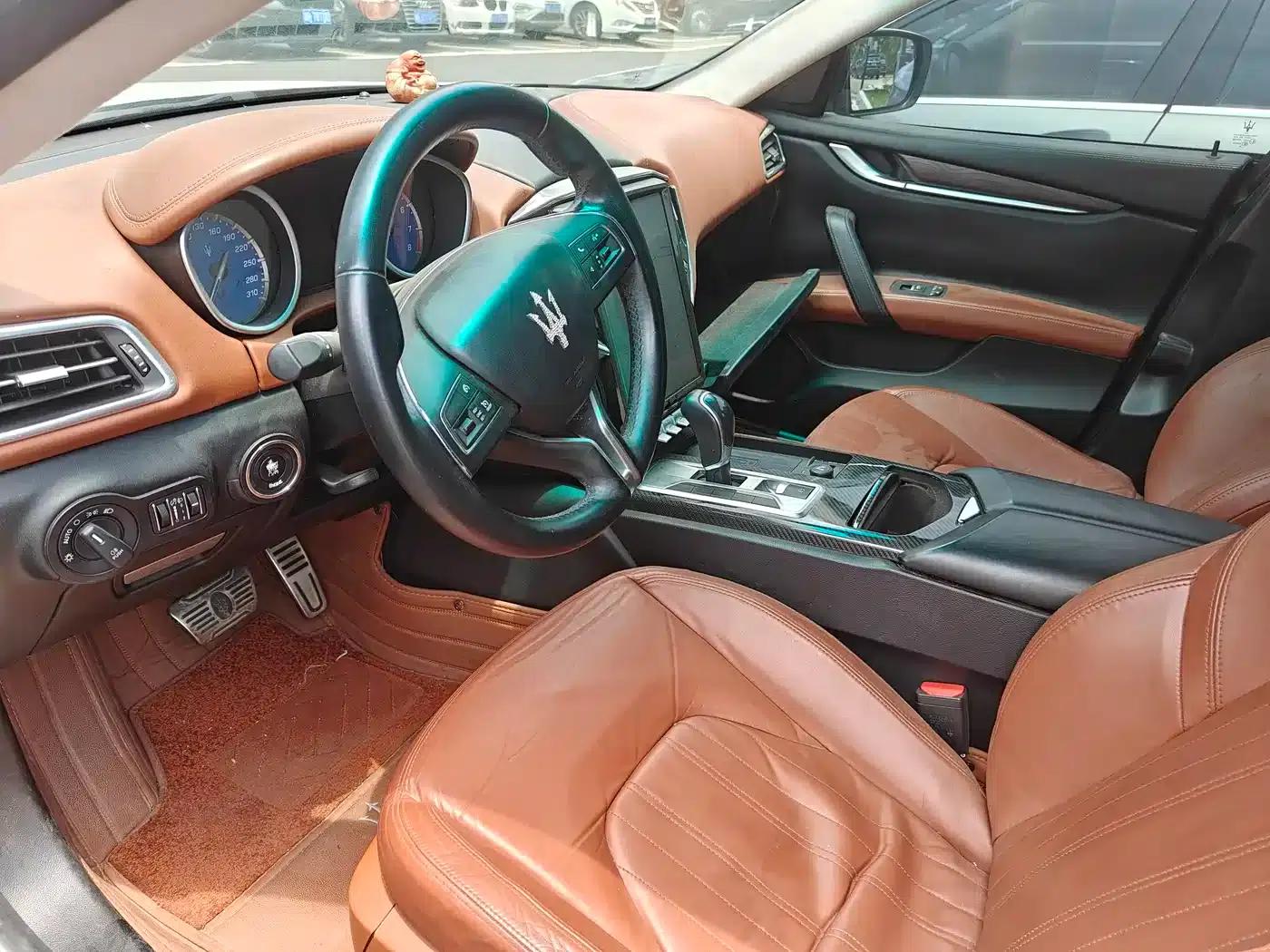 2014 Ghibli 3.0T Standard Edition — миниатюра 9
