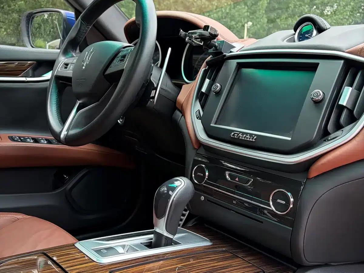 2014 Ghibli 3.0T Standard Edition — миниатюра 14