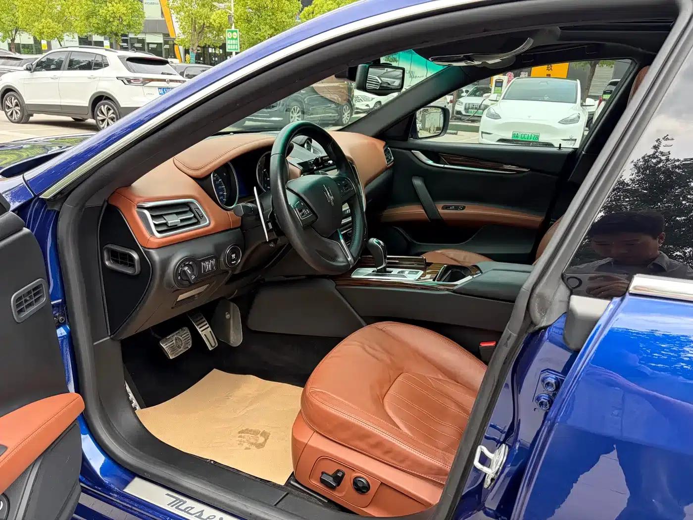2014 Ghibli 3.0T Standard Edition — миниатюра 7