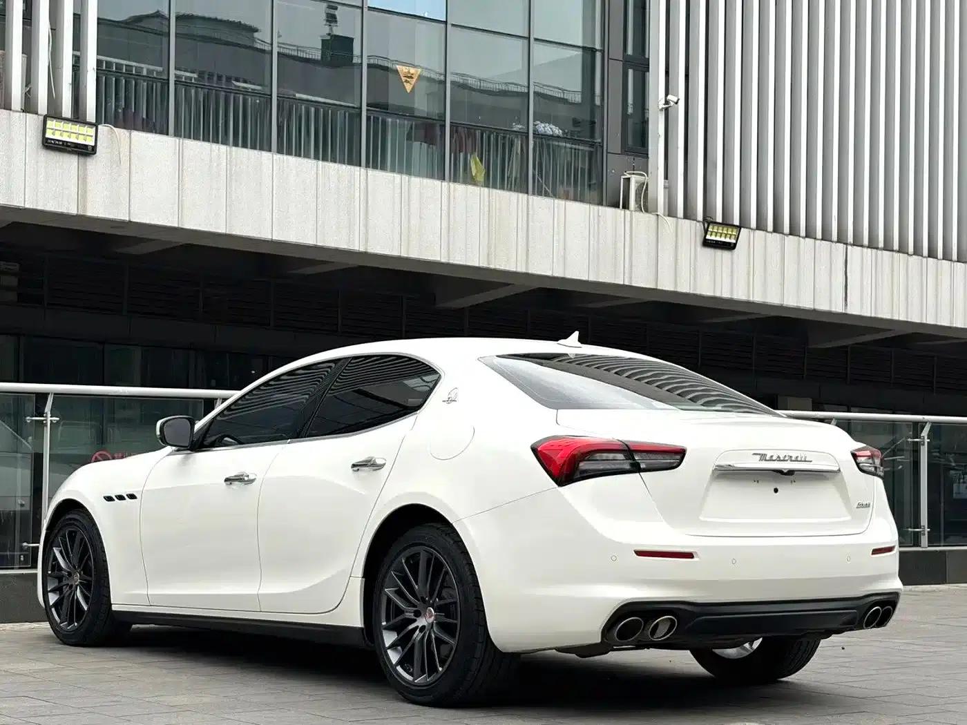 2021 Ghibli 2.0T Edge Edition — миниатюра 8