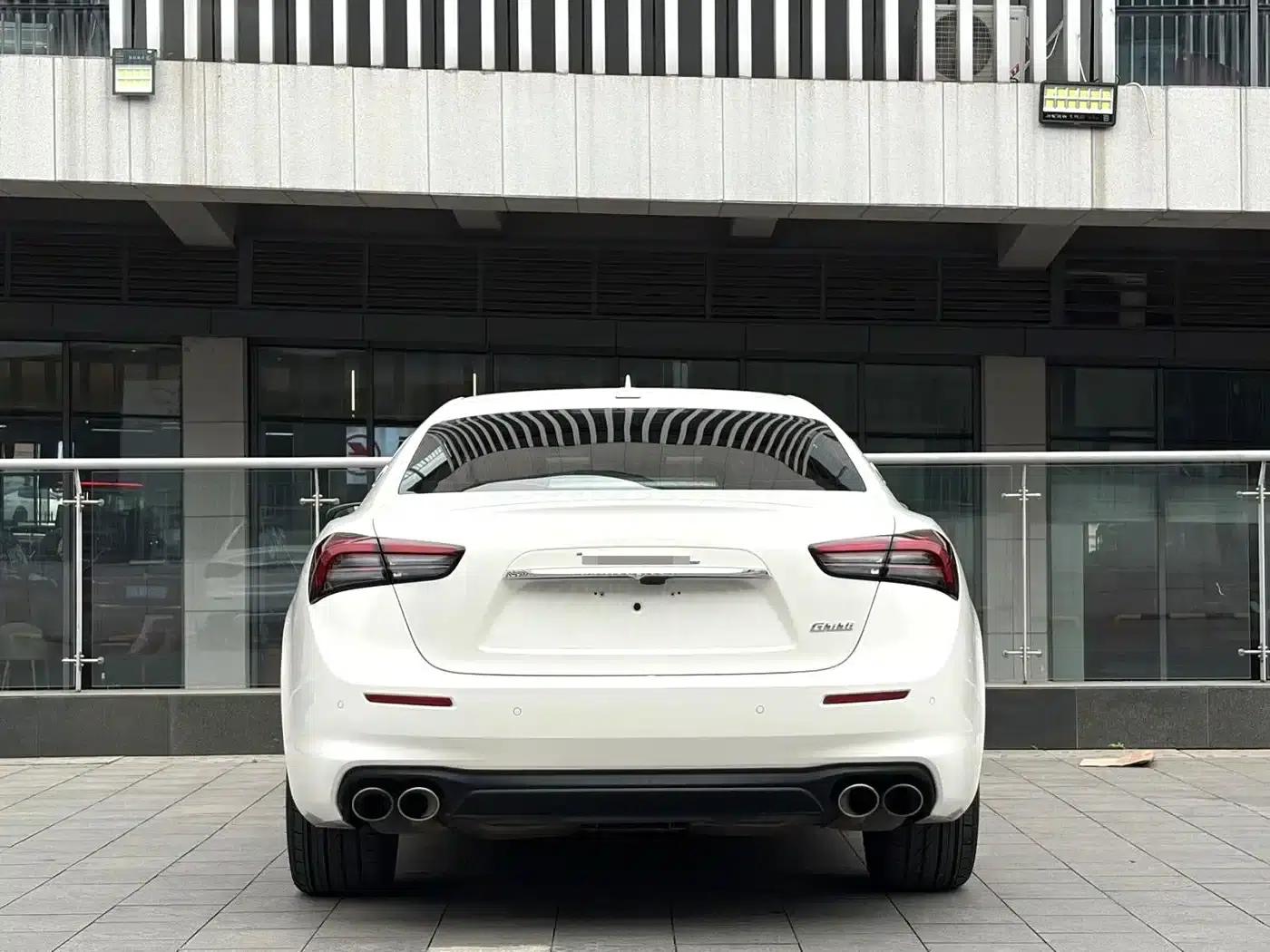 2021 Ghibli 2.0T Edge Edition — миниатюра 9