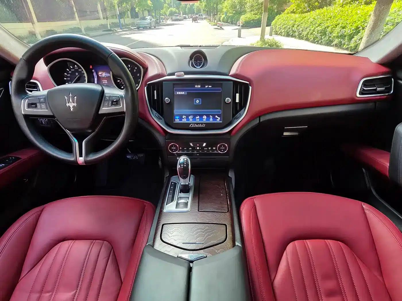 2014 Ghibli 3.0T Standard Edition — миниатюра 15