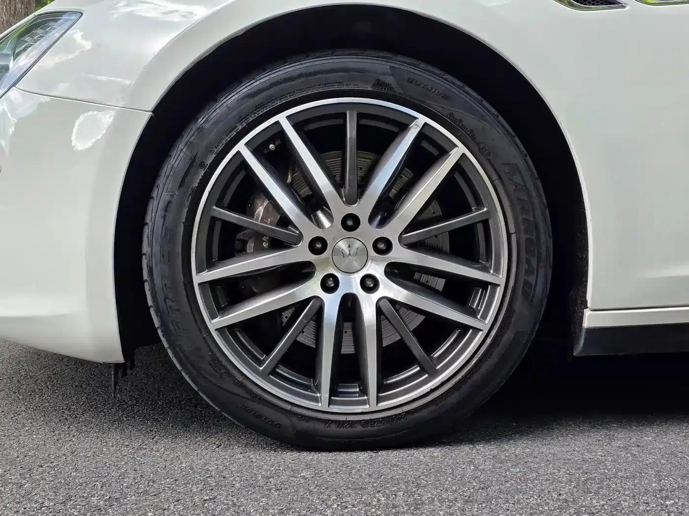 2014 Ghibli 3.0T Standard Edition — миниатюра 16