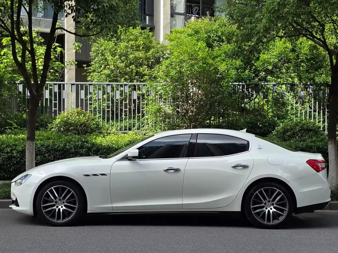 2014 Ghibli 3.0T Standard Edition — миниатюра 3