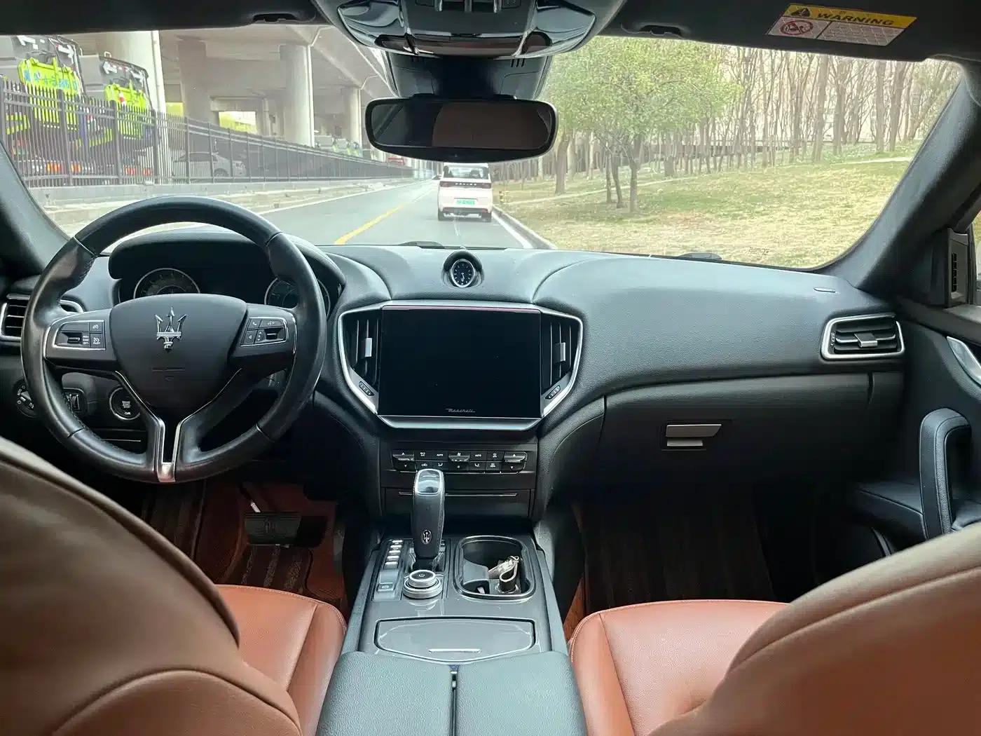 2022 Ghibli 2.0T GT Sport Edition — миниатюра 7