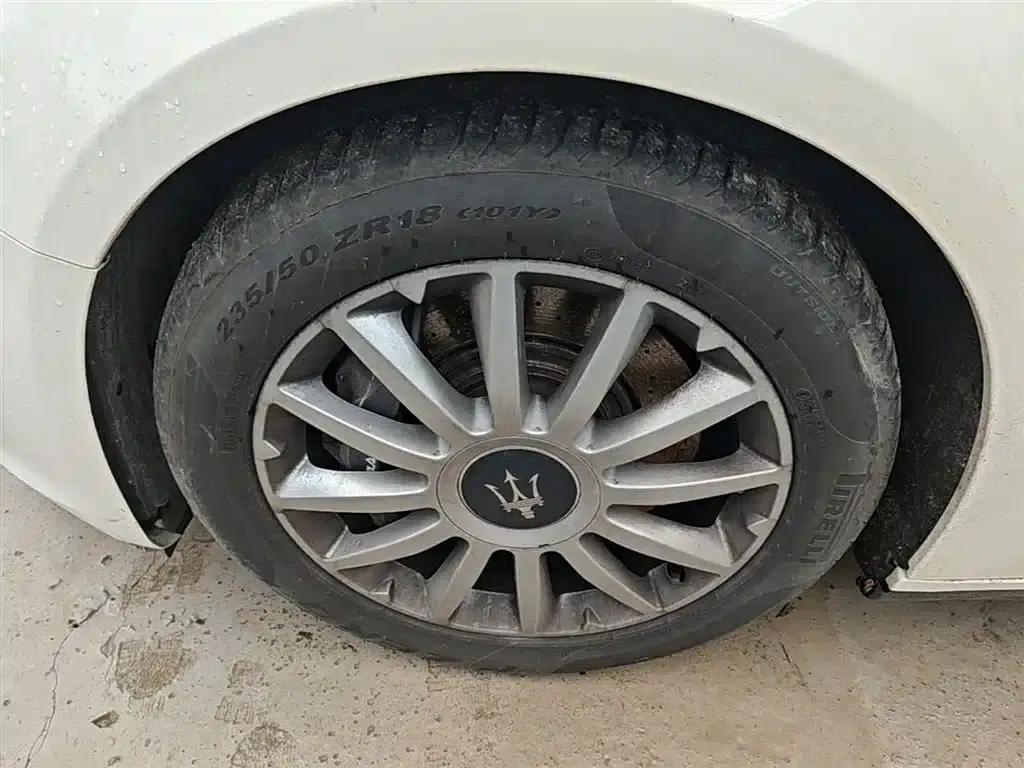 2014 Ghibli 3.0T Standard Edition — миниатюра 23