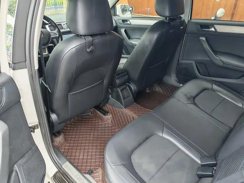 Skoda Rapid Spaceback 2014 1.6L Automatic Enjoyment Edition — миниатюра 10