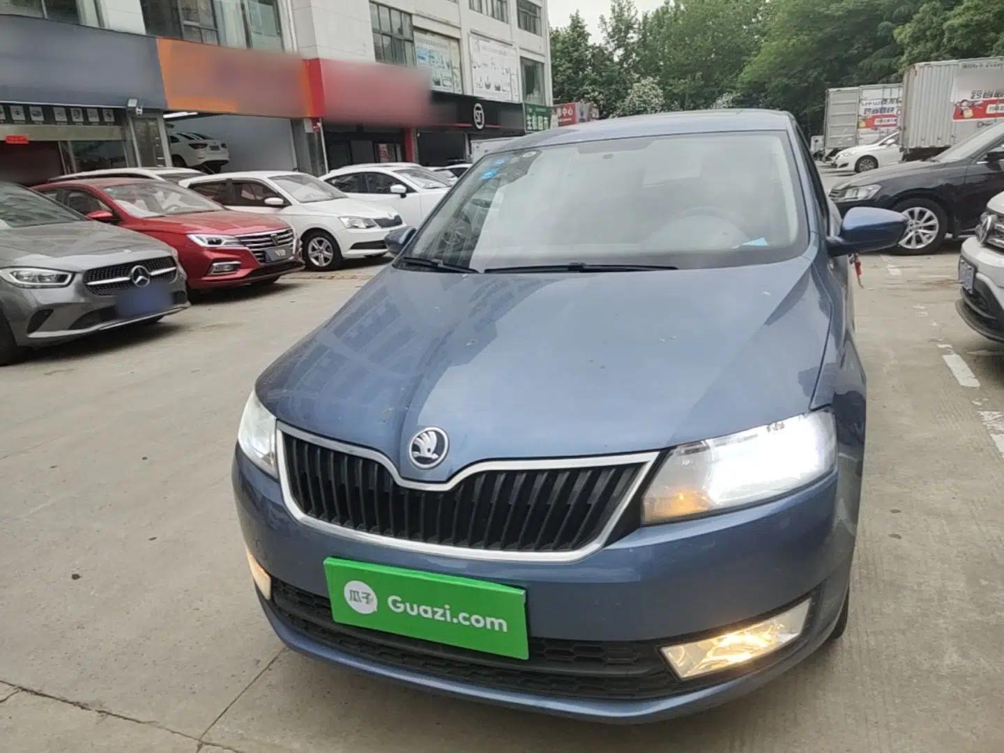 Skoda Rapid Spaceback 2016 1.6L Manual Trend Edition — миниатюра 2