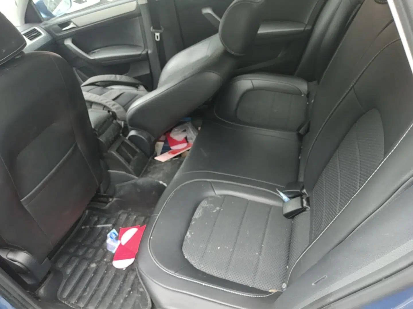 Skoda Rapid Spaceback 2016 1.6L Manual Trend Edition — миниатюра 19