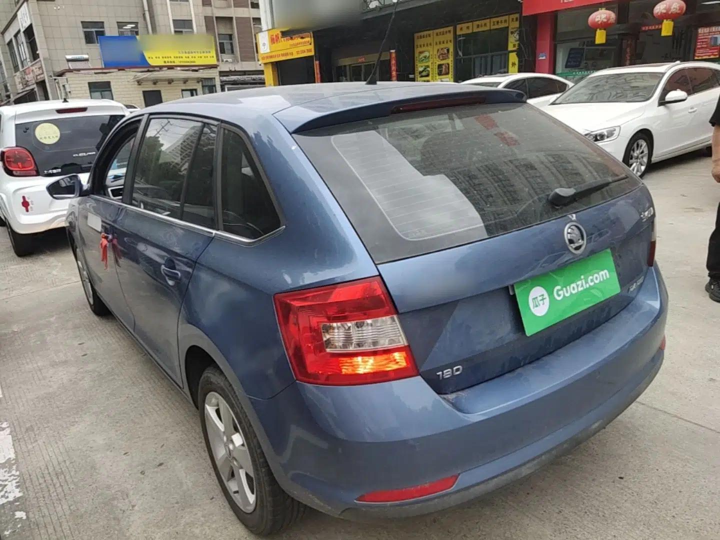 Skoda Rapid Spaceback 2016 1.6L Manual Trend Edition — миниатюра 7