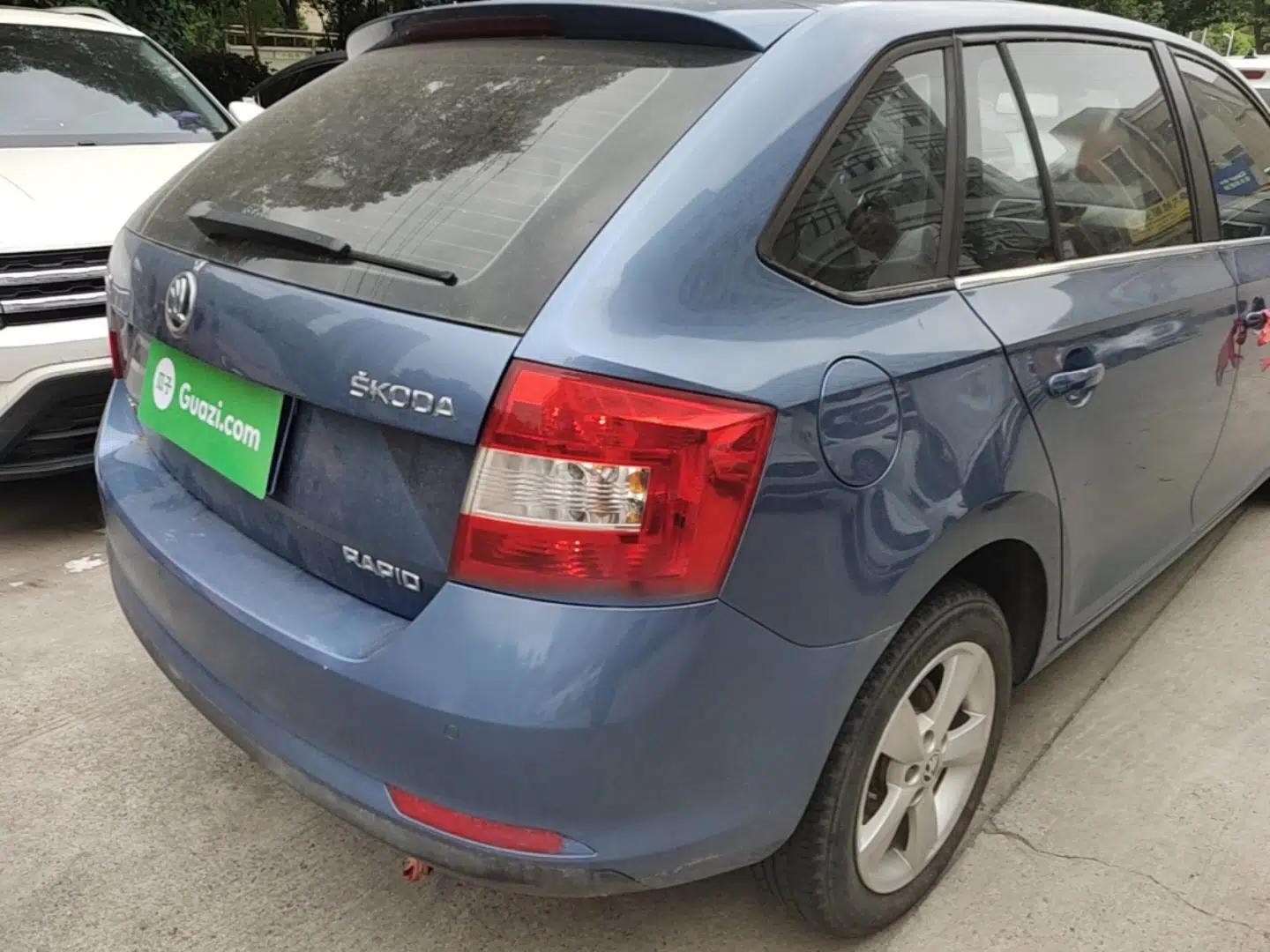 Skoda Rapid Spaceback 2016 1.6L Manual Trend Edition — миниатюра 8