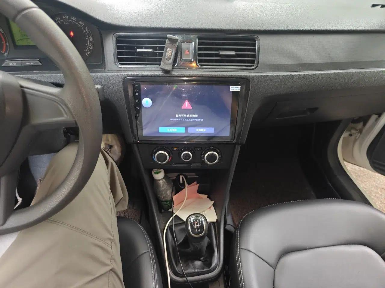Skoda Rapid Spaceback 2014 1.6L Manual Enjoyment Edition — миниатюра 14