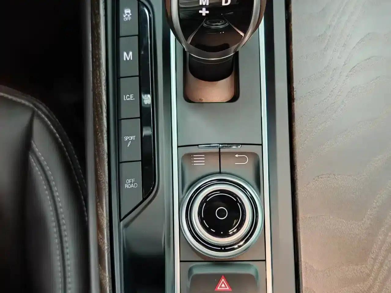 2016 Levante 3.0T Standard Edition — миниатюра 26