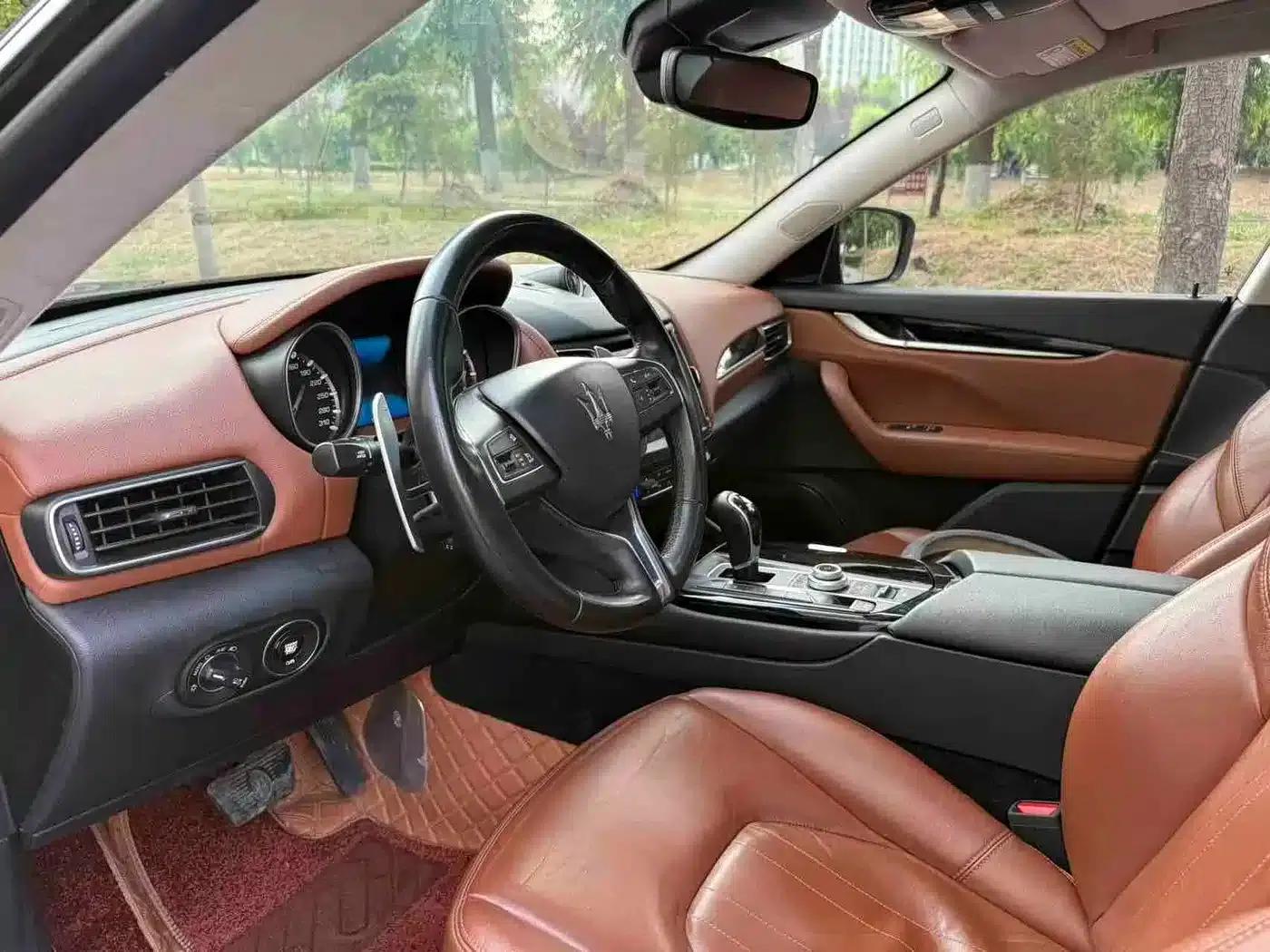 2016 Levante 3.0T Standard Edition — миниатюра 4