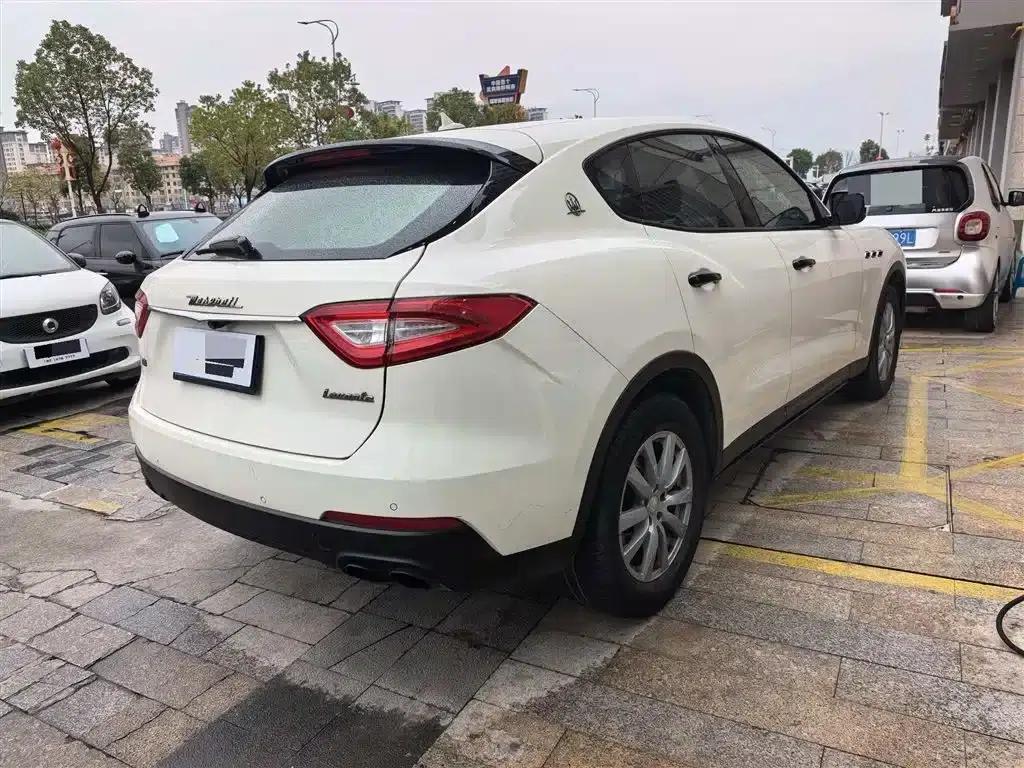 2018 Levante 3.0T Classic Edition — миниатюра 4