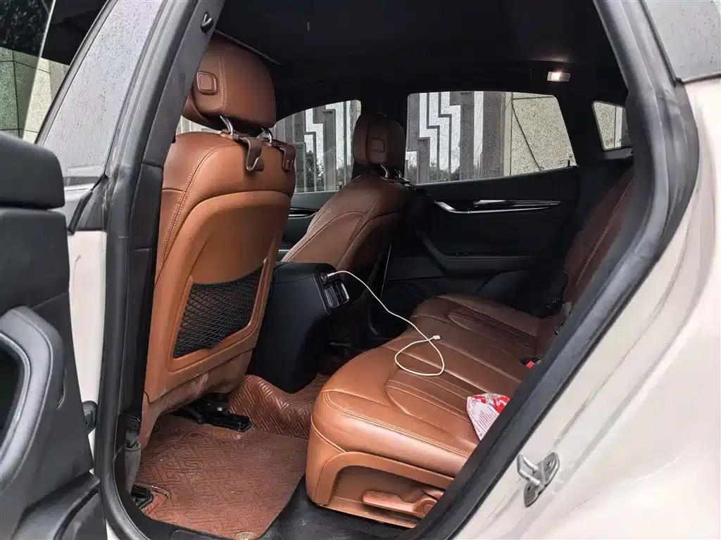 2018 Levante 3.0T Classic Edition — миниатюра 6