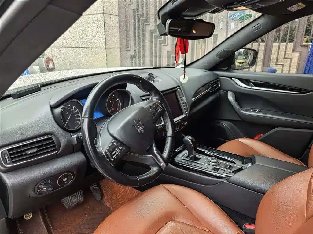 2018 Levante 3.0T Classic Edition — миниатюра 7