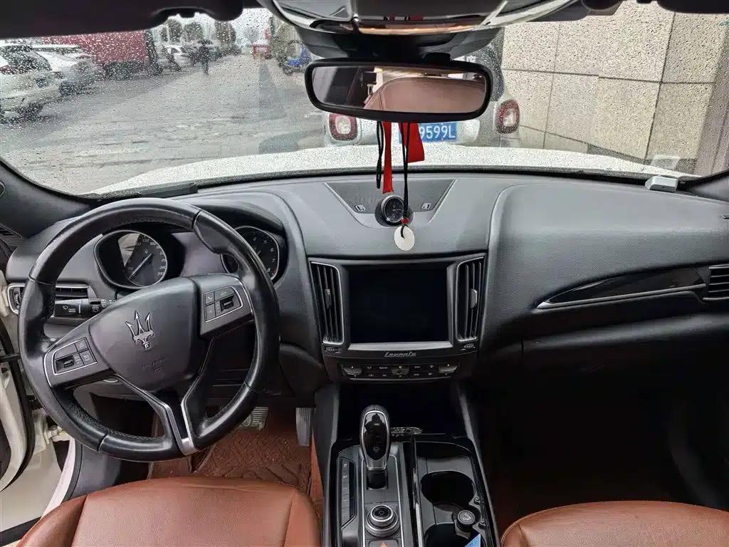 2018 Levante 3.0T Classic Edition — миниатюра 8