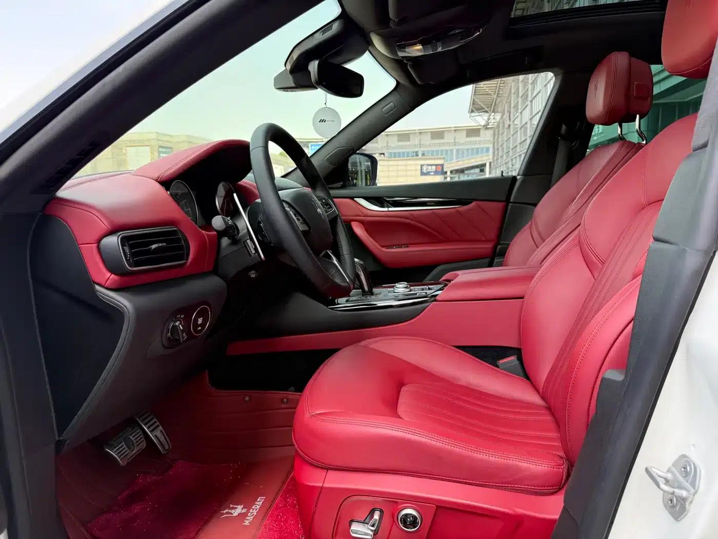 2021 Levante 3.0T Standard Edition — миниатюра 2