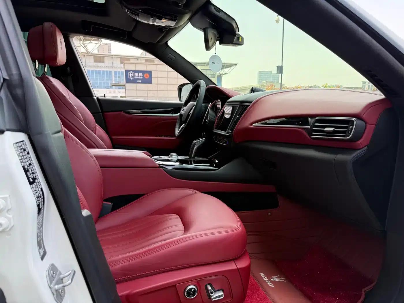 2021 Levante 3.0T Standard Edition — миниатюра 3