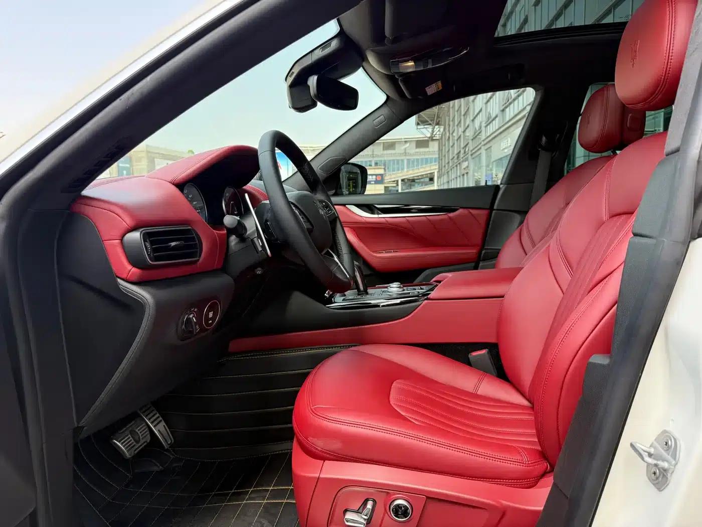 2021 Levante 3.0T Standard Edition — миниатюра 3