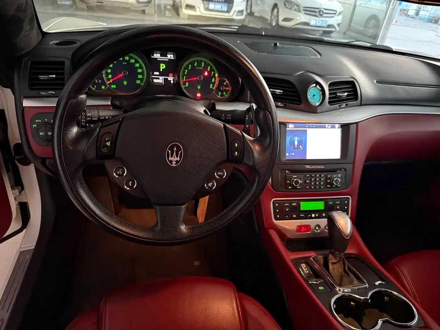 GranTurismo 2012 4.7L MC Stradale — миниатюра 8