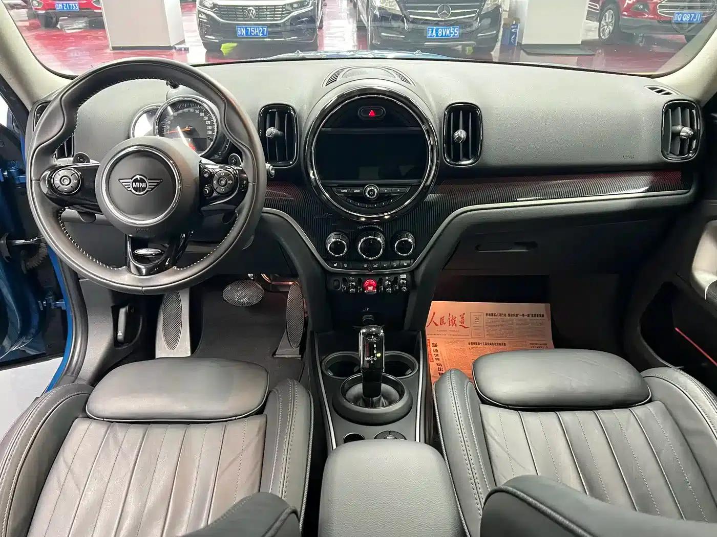 2020 MINI COUNTRYMAN 2.0T COOPER S ALL4 Polar Edition — миниатюра 7