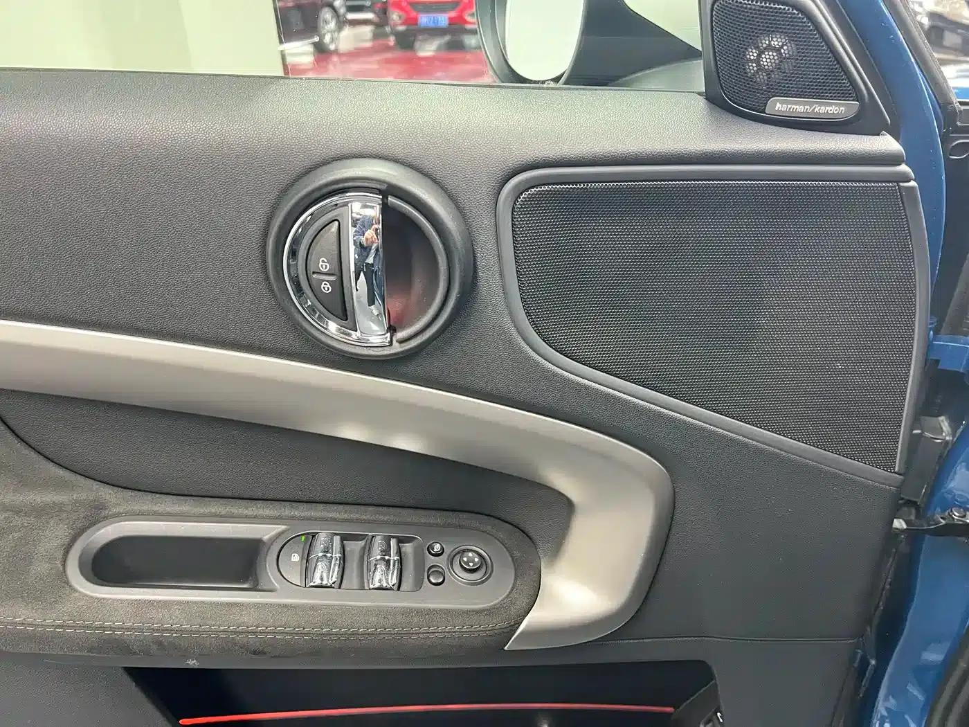 2020 MINI COUNTRYMAN 2.0T COOPER S ALL4 Polar Edition — миниатюра 8
