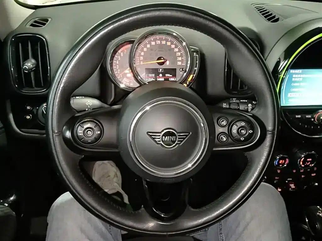 2019 MINI COUNTRYMAN 2.0T COOPER S ALL4 Classic — миниатюра 11