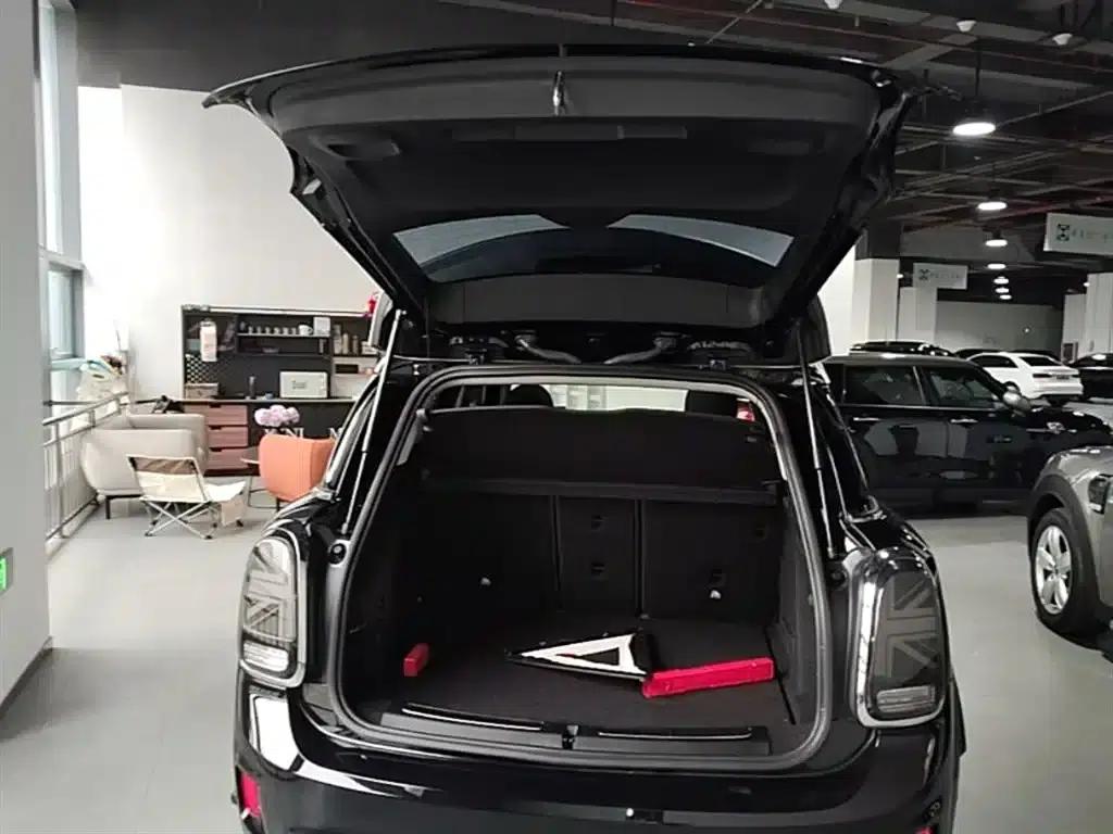 2019 MINI COUNTRYMAN 2.0T COOPER S ALL4 Classic — миниатюра 19