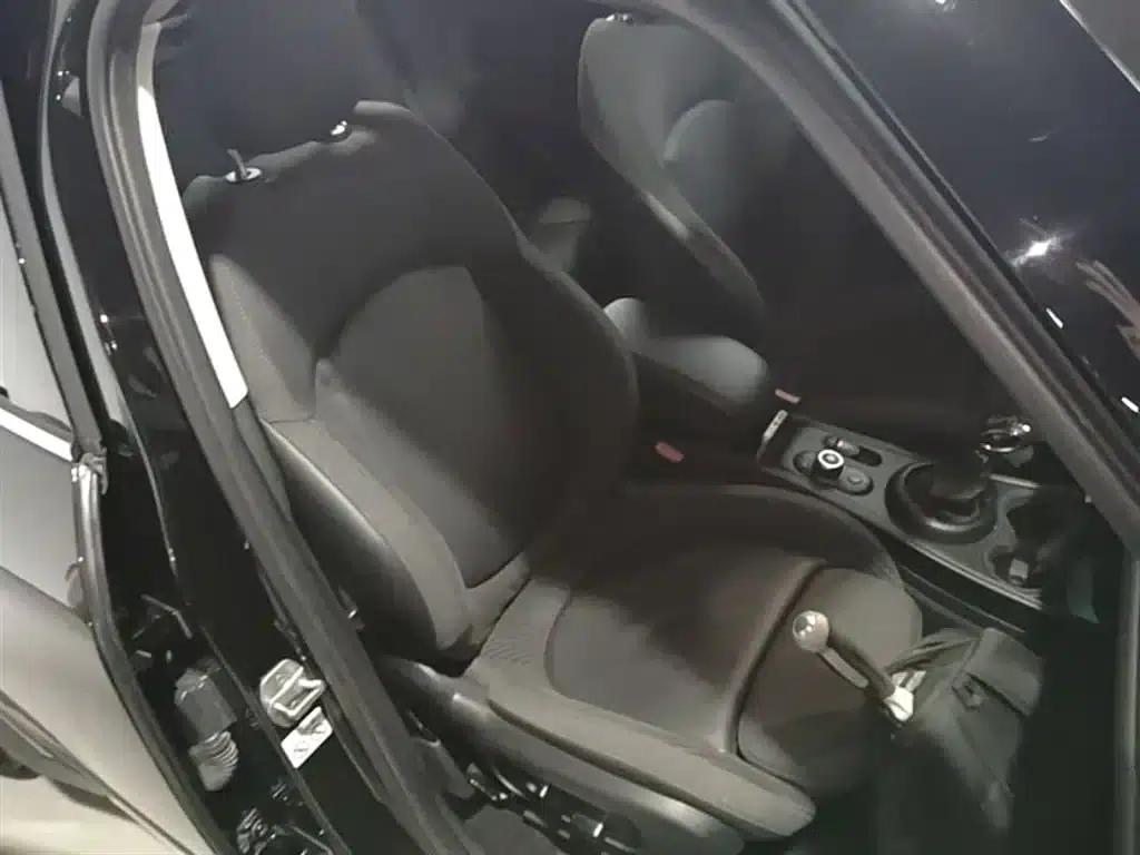 2019 MINI COUNTRYMAN 2.0T COOPER S ALL4 Classic — миниатюра 25