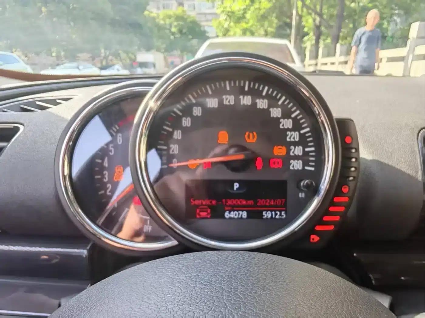 2016 MINI CLUBMAN Facelift 1.5T COOPER — миниатюра 6