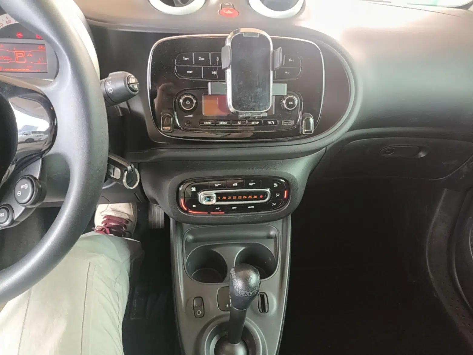 smart fortwo 2015 1.0L 52 kW hardtop Dynamic version — миниатюра 16