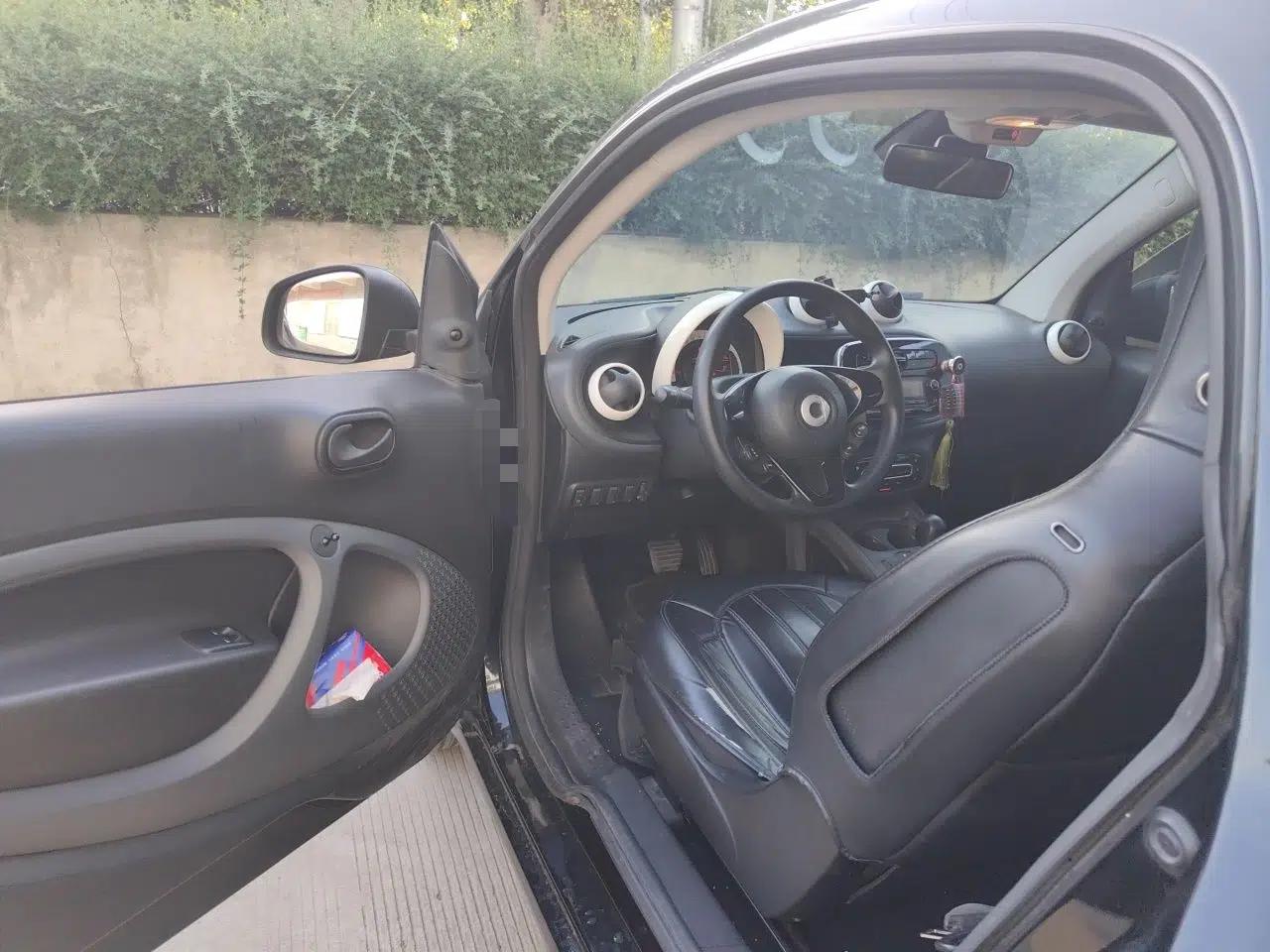 smart fortwo 2015 1.0L 52 kW hardtop Dynamic version — миниатюра 17