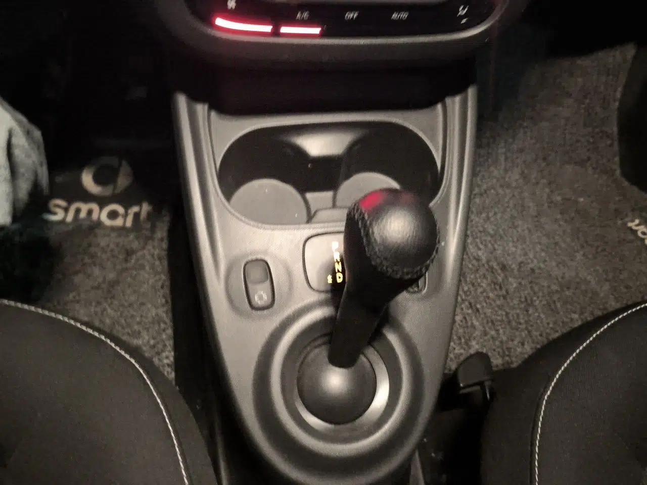 smart fortwo 2018 1.0L 52kW Hardtop Passion Edition China V Standard — миниатюра 15