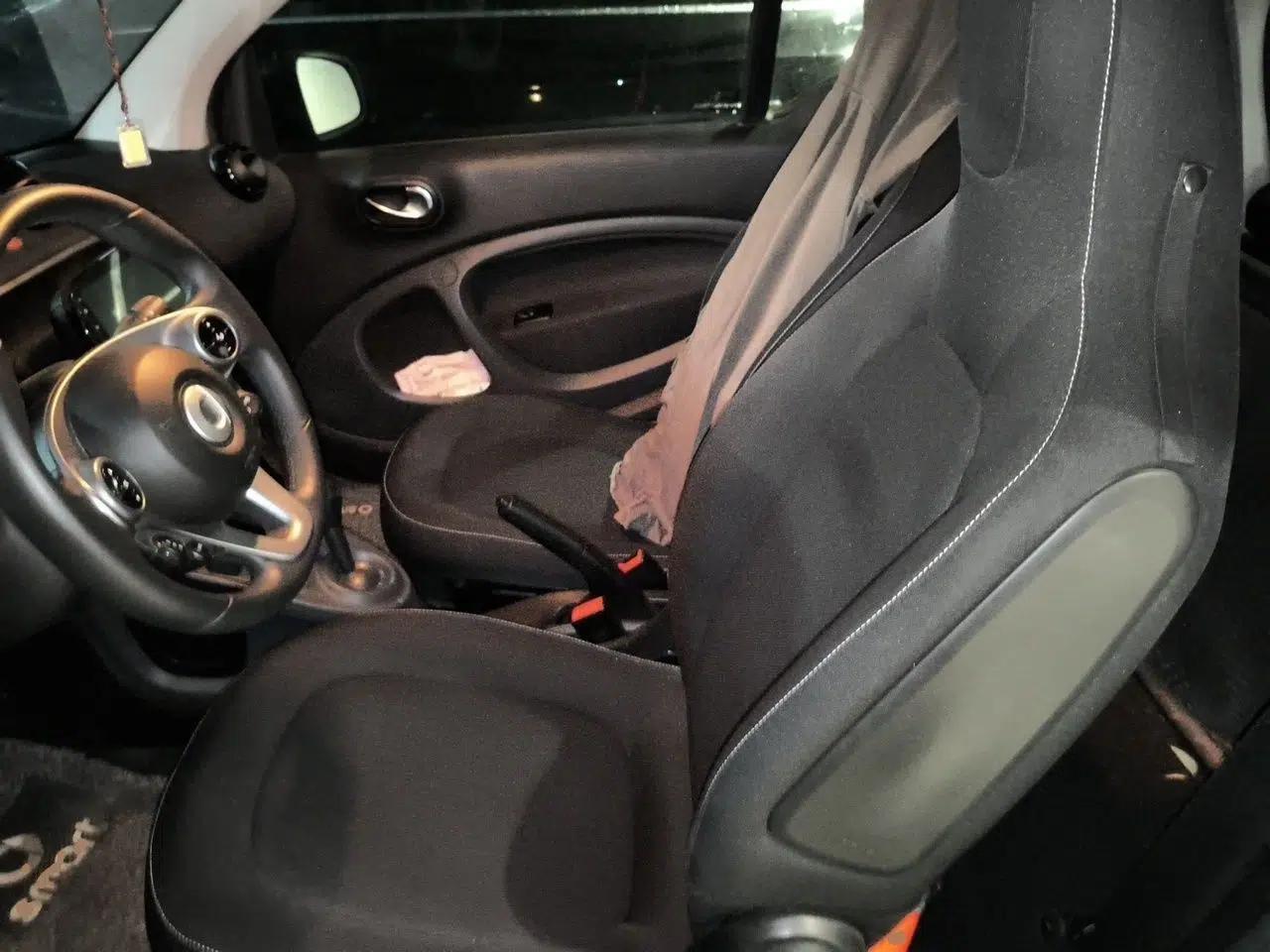 smart fortwo 2018 1.0L 52kW Hardtop Passion Edition China V Standard — миниатюра 18