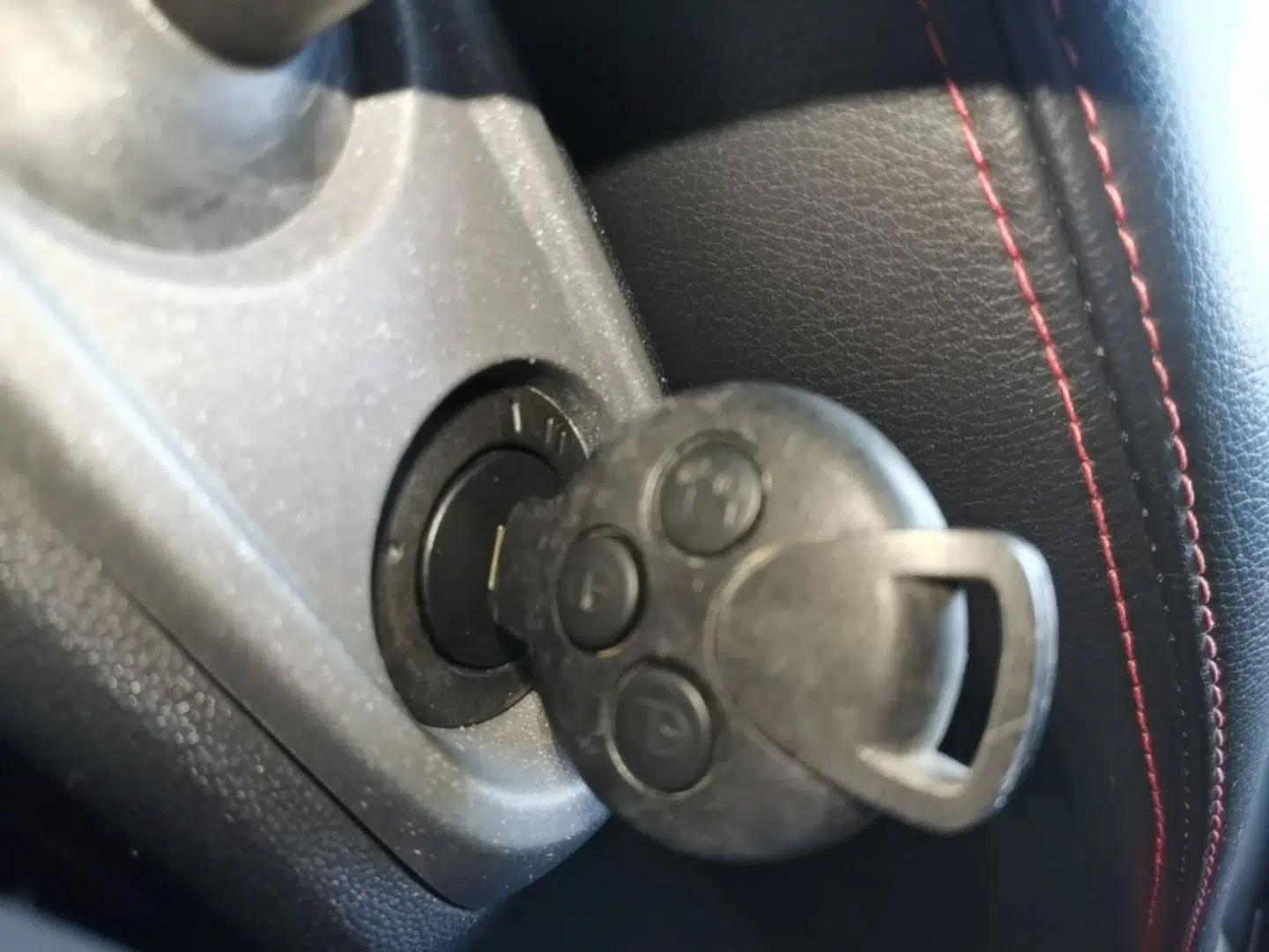 smart fortwo 2012 1.0 MHD Hardtop Comfort Edition — миниатюра 12