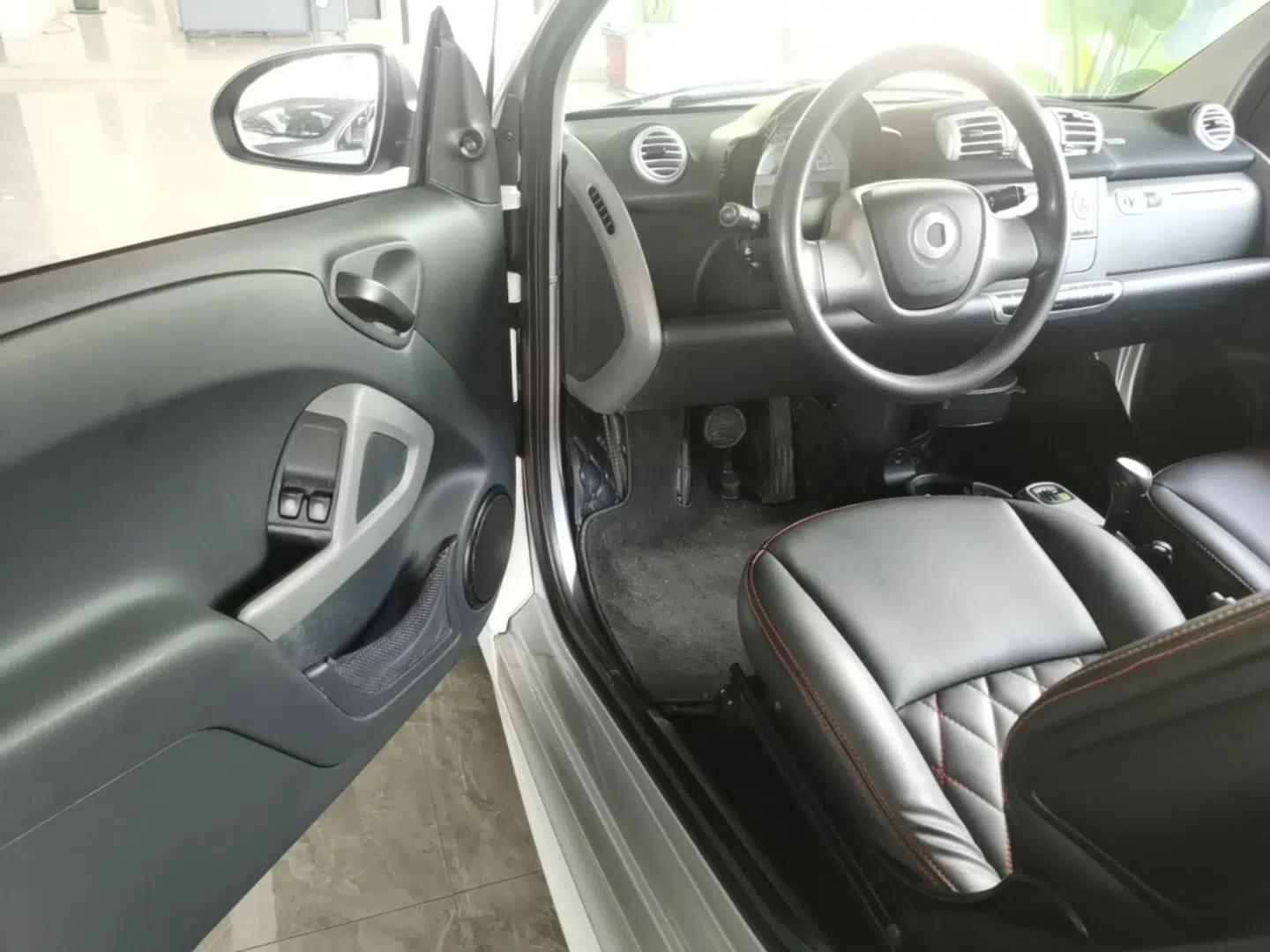smart fortwo 2012 1.0 MHD Hardtop Comfort Edition — миниатюра 19