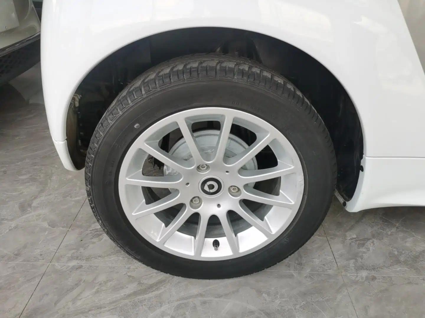 smart fortwo 2012 1.0 MHD Hardtop Comfort Edition — миниатюра 10