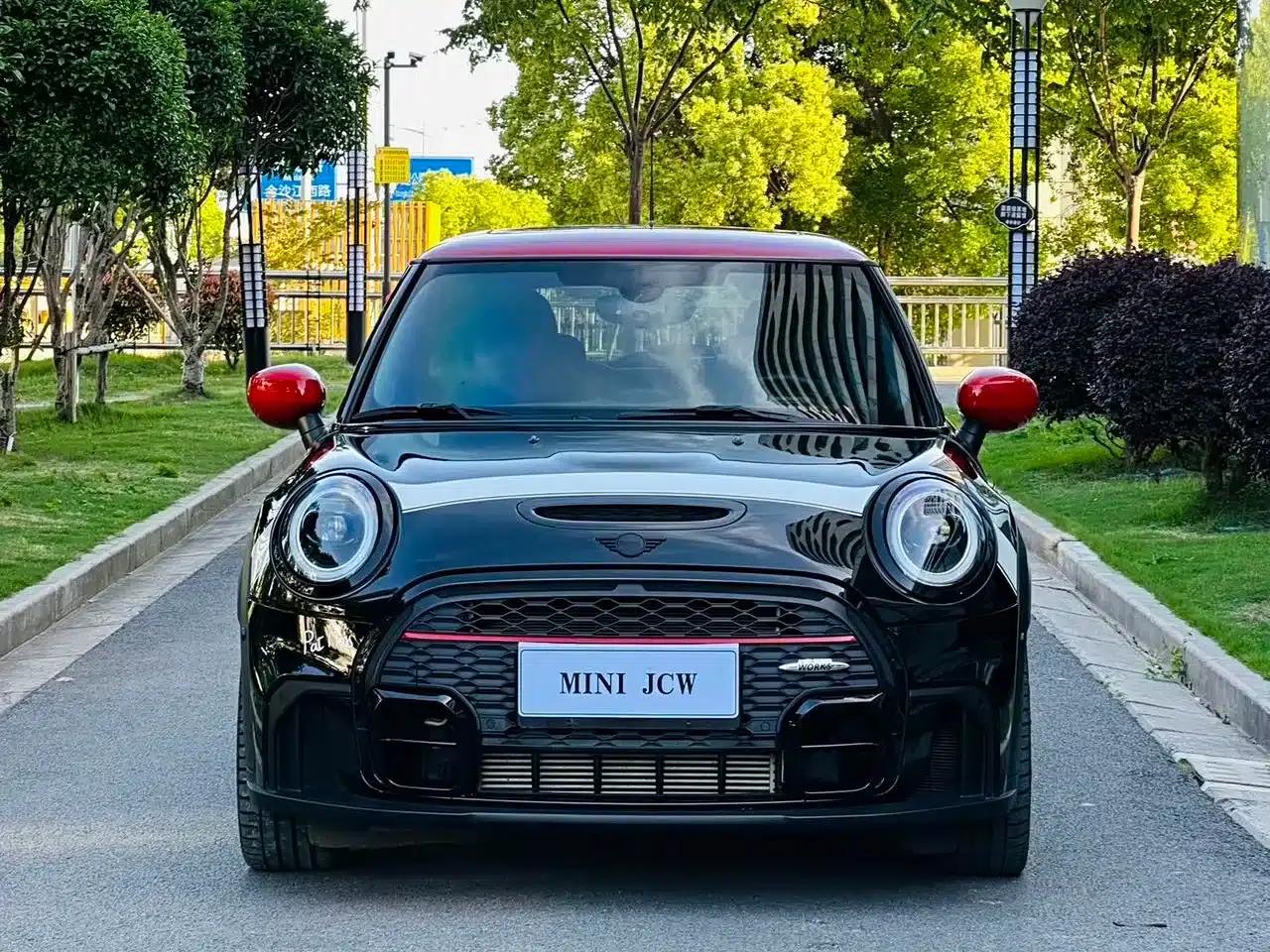 2023 MINI JCW 2.0T JOHN COOPER WORKS Pat Moss Commemorative Edition — миниатюра 2