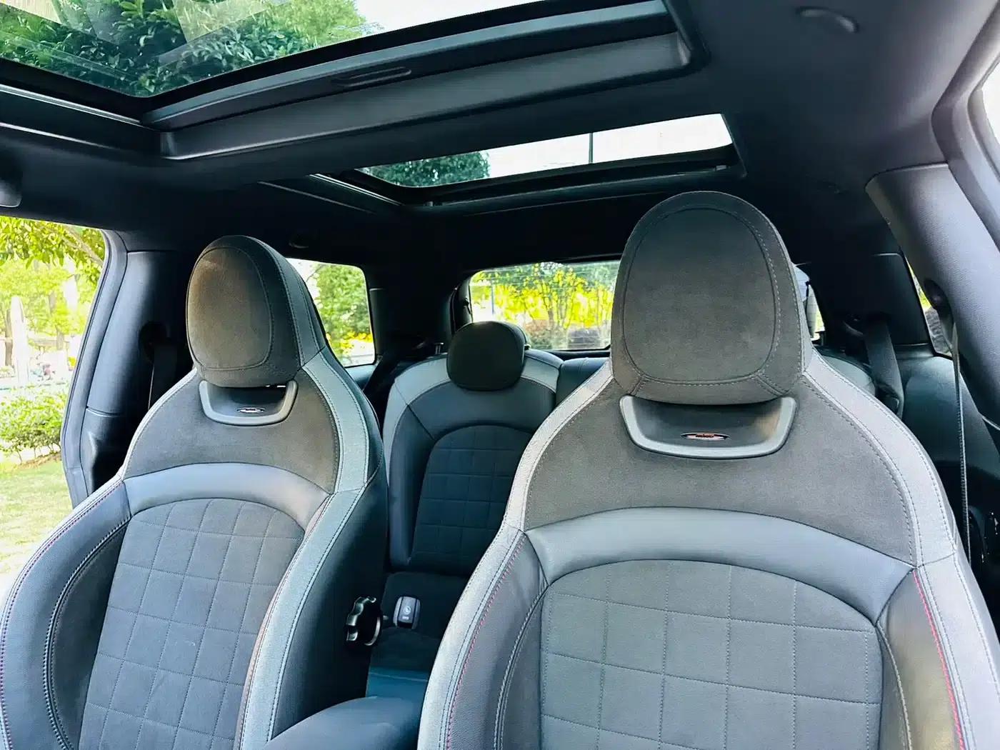 2023 MINI JCW 2.0T JOHN COOPER WORKS Pat Moss Commemorative Edition — миниатюра 18