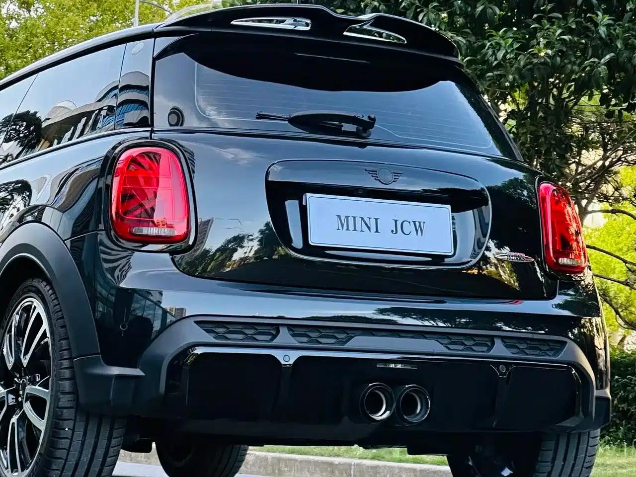 2023 MINI JCW 2.0T JOHN COOPER WORKS Pat Moss Commemorative Edition — миниатюра 9