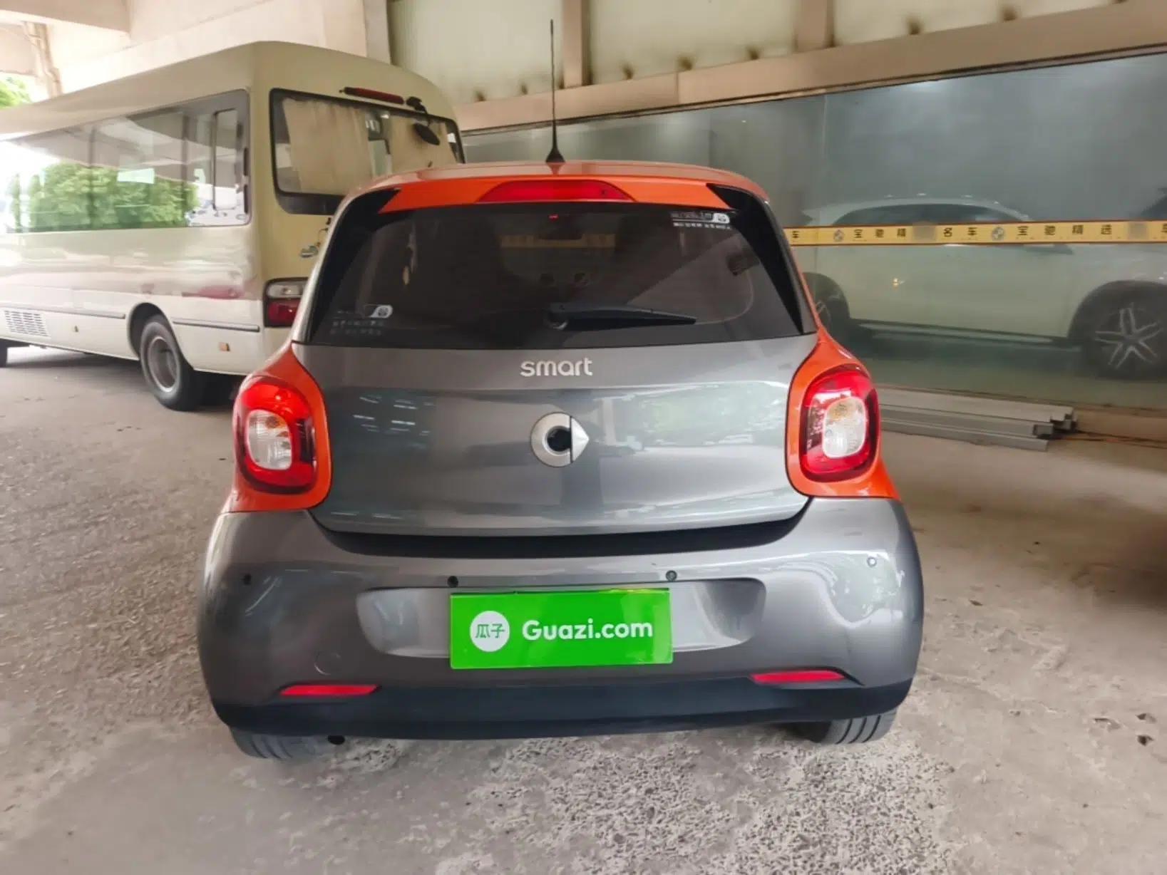 smart forfour 2018 1.0L 52 kW Dynamic Edition — миниатюра 3