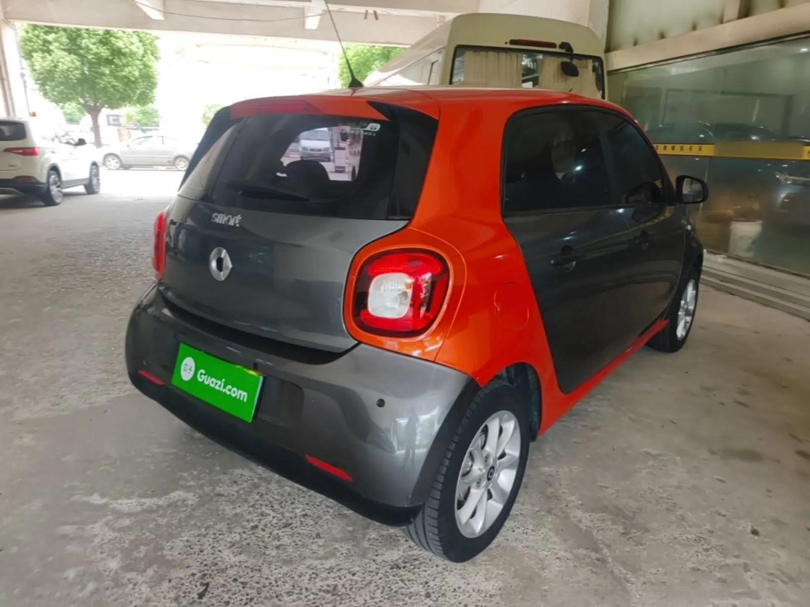 smart forfour 2018 1.0L 52 kW Dynamic Edition — миниатюра 4