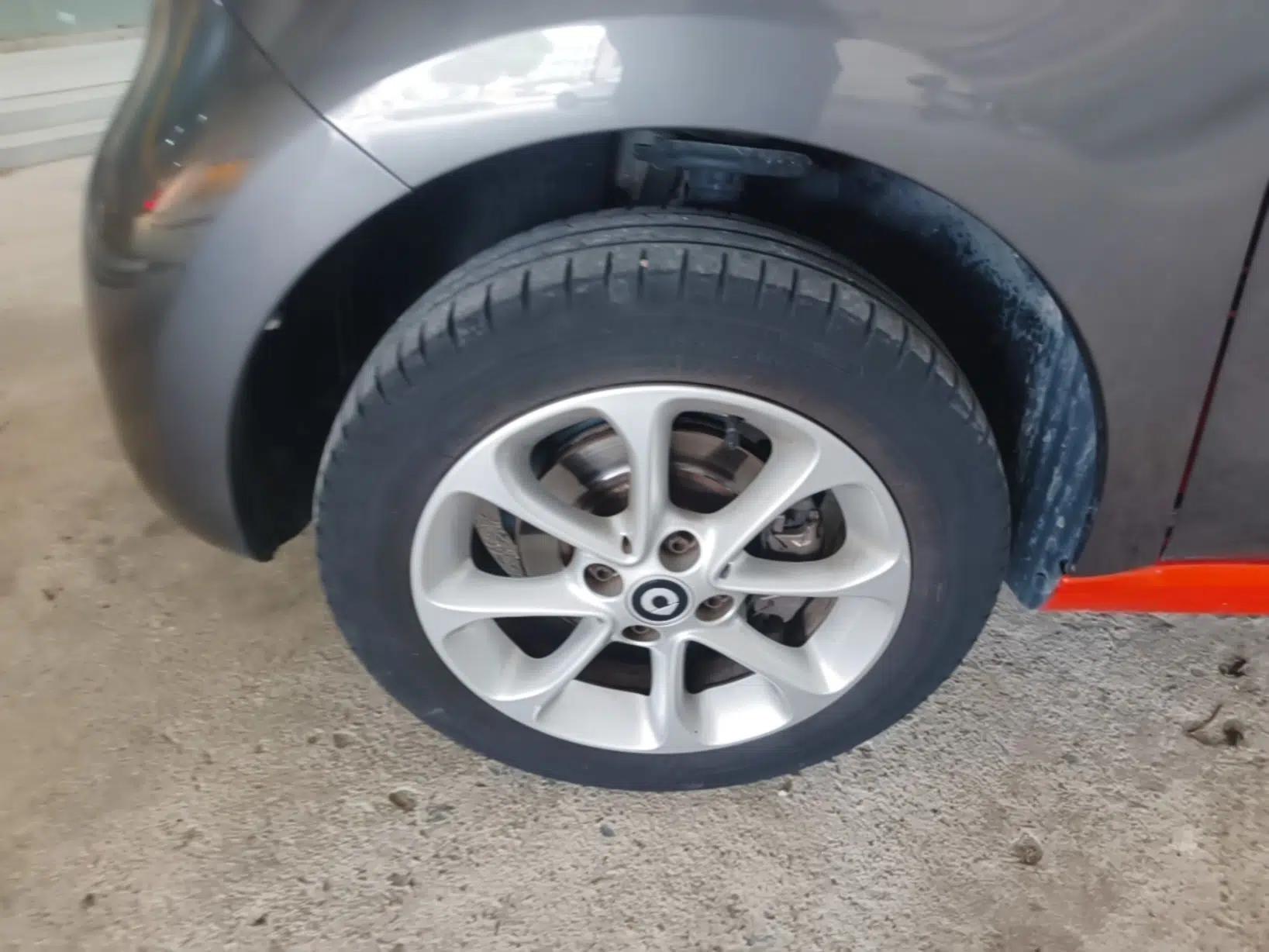 smart forfour 2018 1.0L 52 kW Dynamic Edition — миниатюра 9