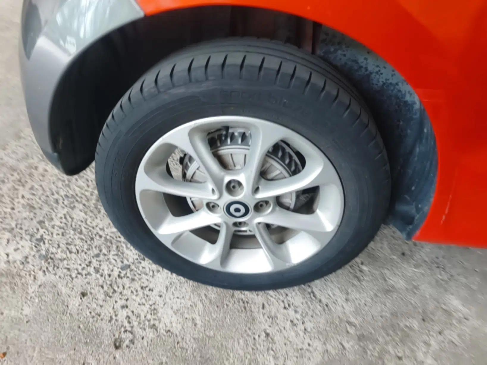 smart forfour 2018 1.0L 52 kW Dynamic Edition — миниатюра 10