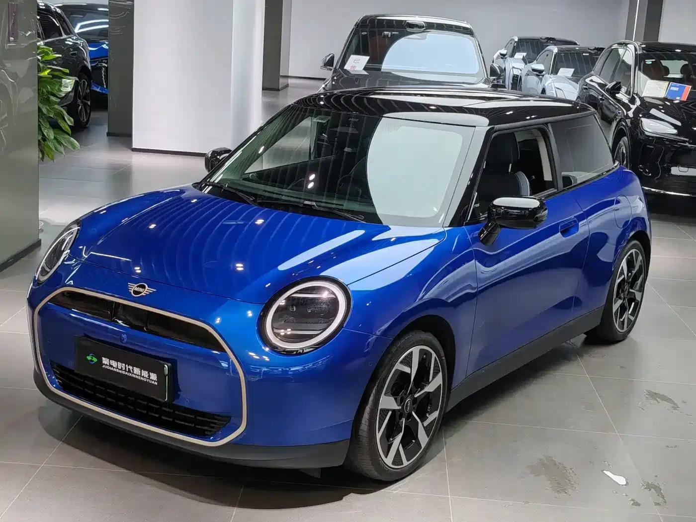 2024 Electric MINI Cooper SE (452km/h) - Artist — миниатюра 1