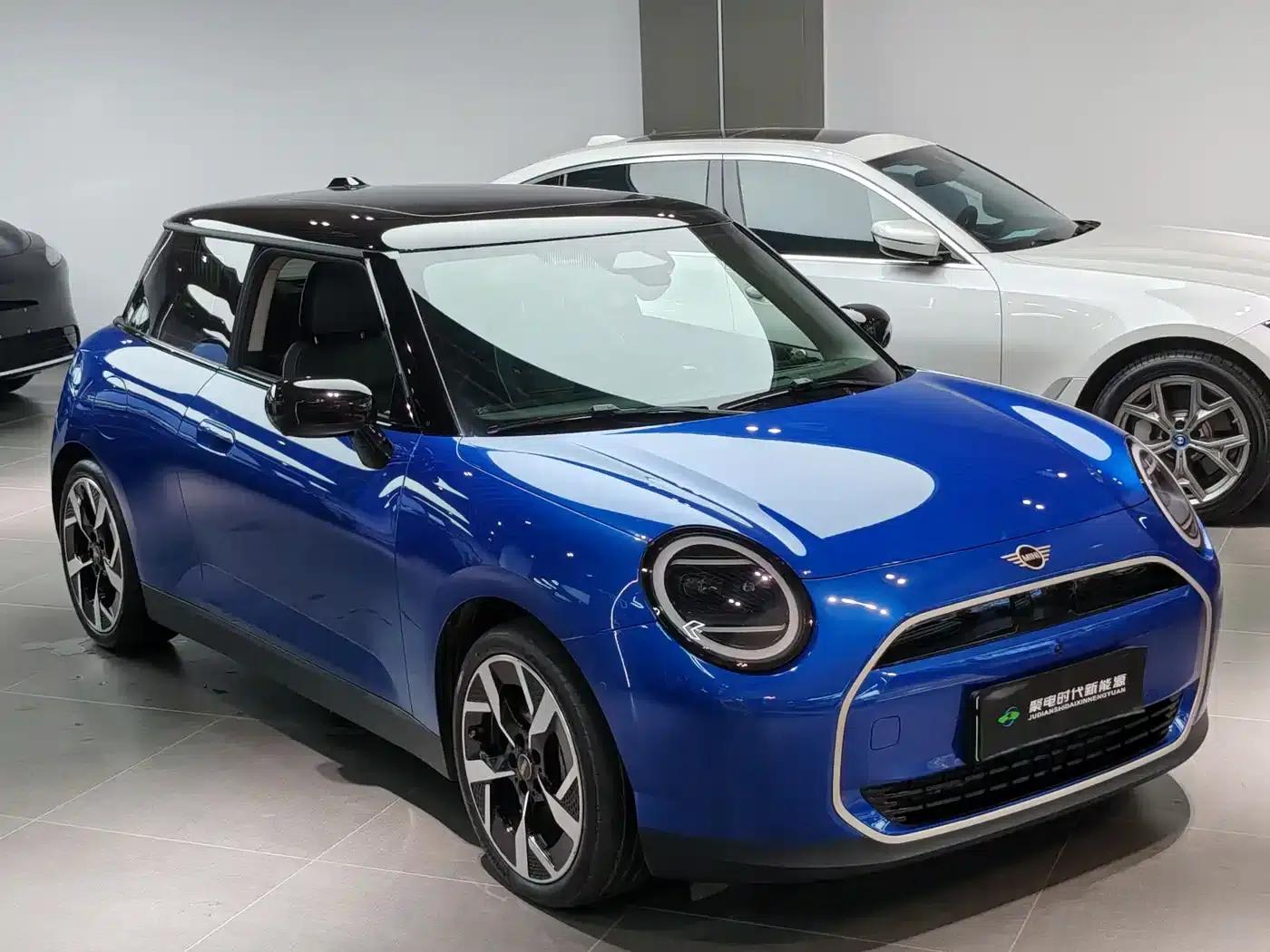 2024 Electric MINI Cooper SE (452km/h) - Artist — миниатюра 3