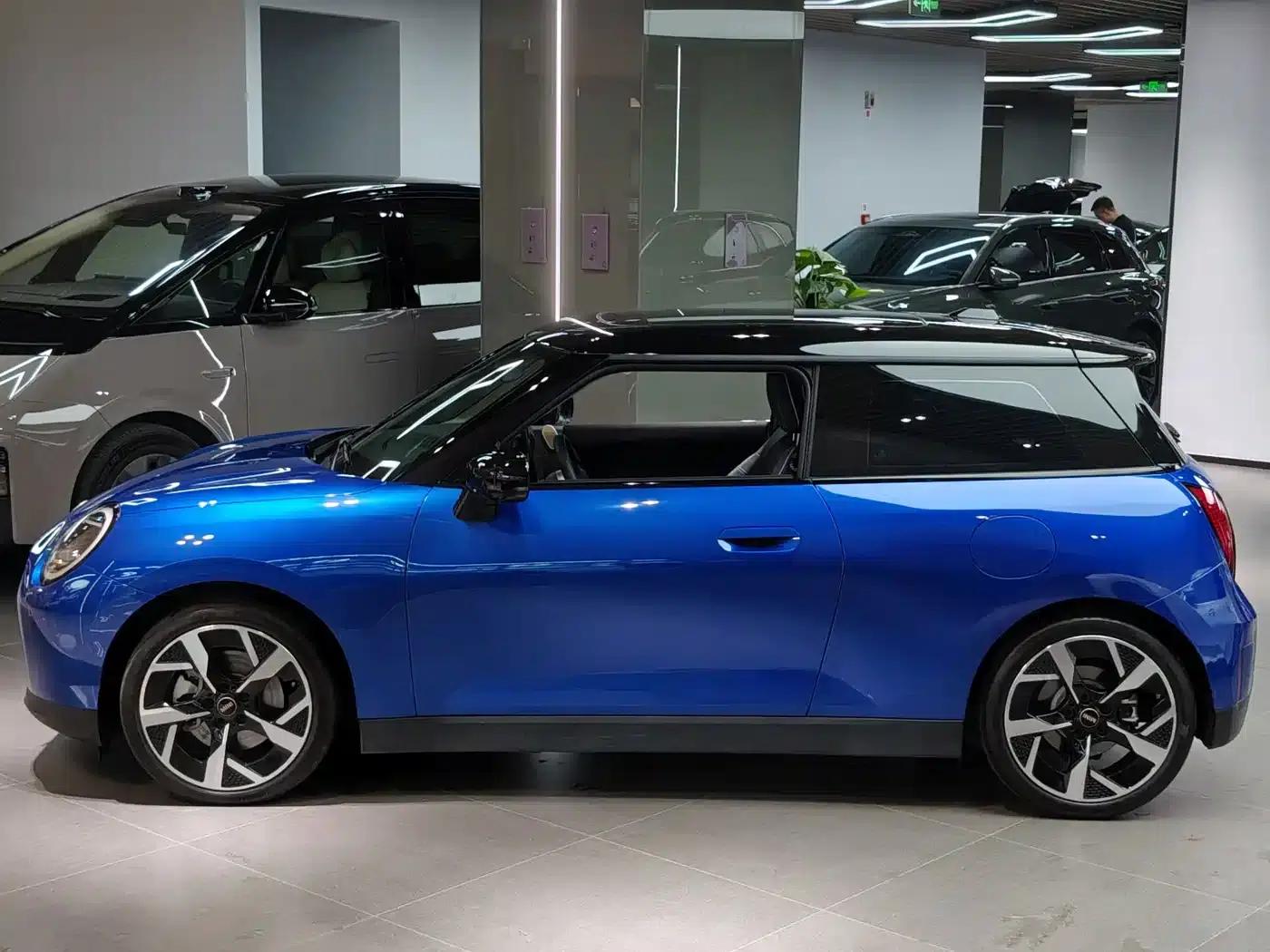 2024 Electric MINI Cooper SE (452km/h) - Artist — миниатюра 4